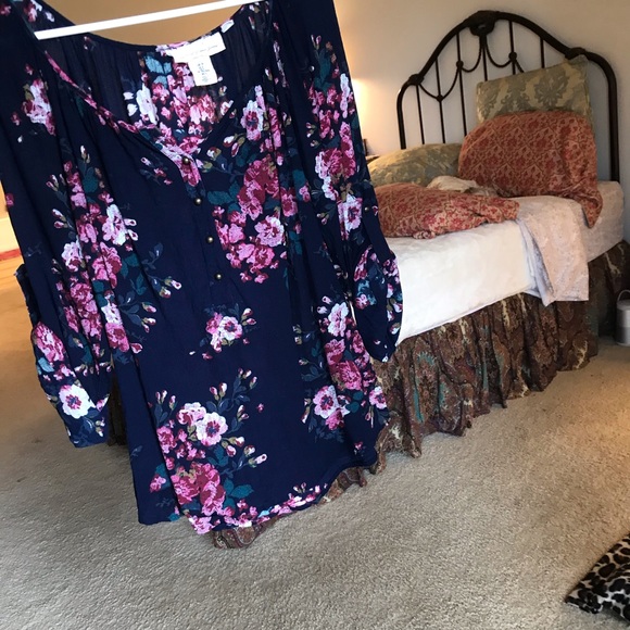 H&M Stylish Floral Blouse - Picture 2 of 8